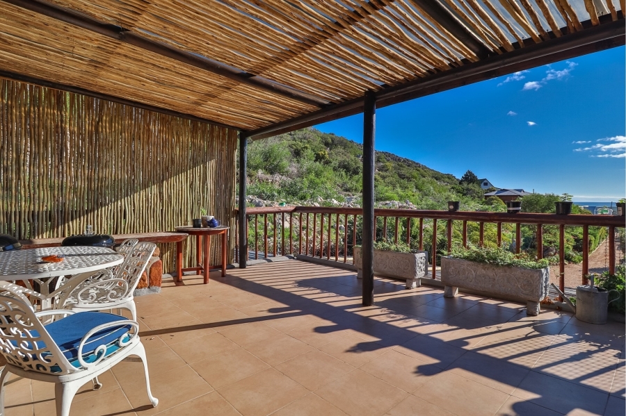 6 Bedroom Property for Sale in Capri Western Cape